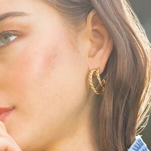 Rendor Victoria Earrings Yellow Gold NWT